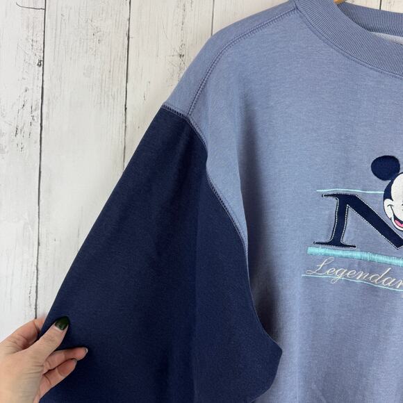 VTG Mickey & Co Fleece Legendary Series Embroidered Sweatshirt Size XL Disney - Picture 3 of 14